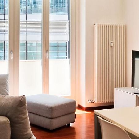 Joivy Superb Flat, 2 Balconies & Skyscrapers View Lägenhet Milano Exteriör bild