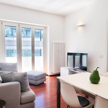 Joivy Superb Flat, 2 Balconies & Skyscrapers View Lägenhet Milano Exteriör bild