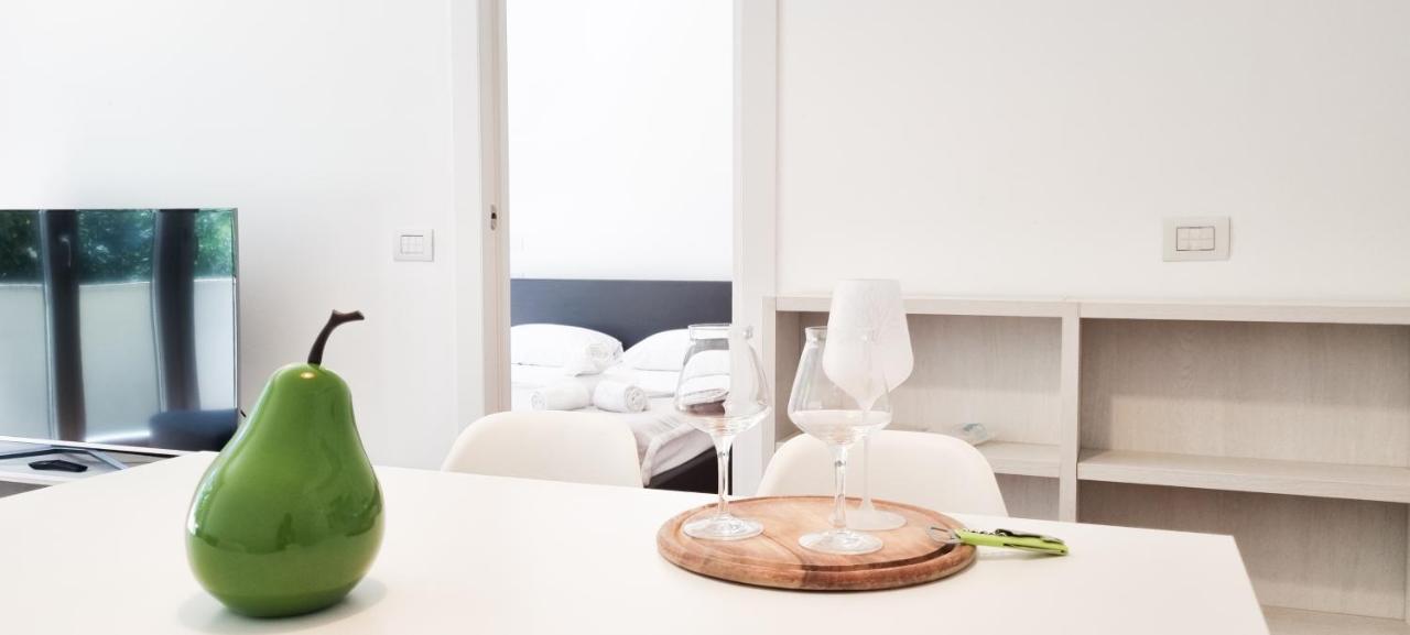 Joivy Superb Flat, 2 Balconies & Skyscrapers View Lägenhet Milano Exteriör bild